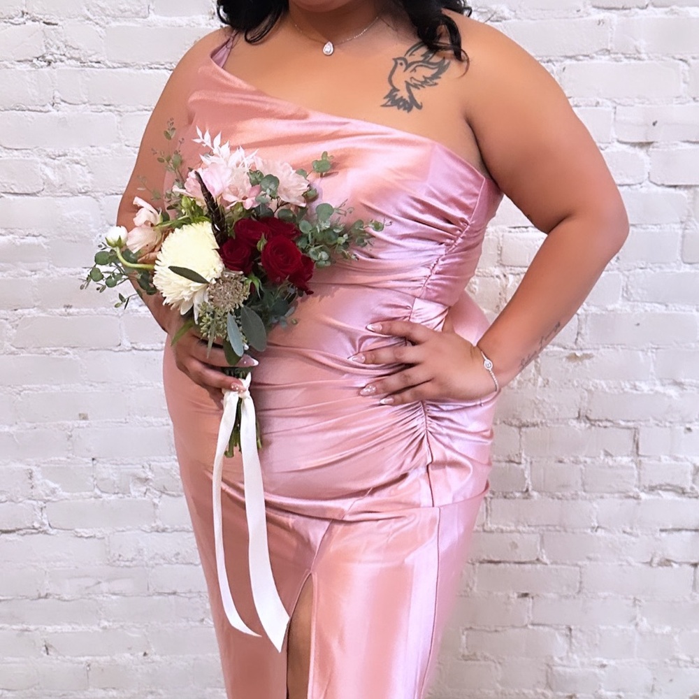 Blush pink ball gown - Picture 2 of 2